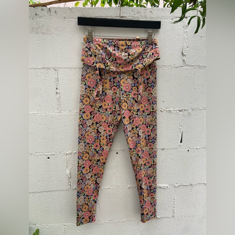 Onzie Floral Leggings - Multicolor